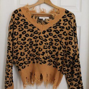 Love Tree Women's Leopard Crop V-neck Sweater Raw Hem Size Large- Animal Print